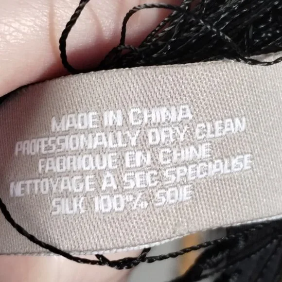 Echo Floral Silk Fringed Wrap Black NWT - Picture 4 of 6